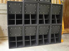 a large number of speakers sitting on top of each other photo