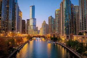 Exploring the Vibrant Cityscape A Guide to City Life and Landscapes photo