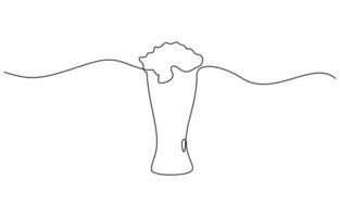 Continuous one line drawing of beer glass with foam. Craft drink alcohol ale in simple linear style. ontinuous one line drawing of beer in a glass, outline style illustration vector