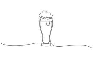 Continuous one line drawing of beer glass with foam. Craft drink alcohol ale in simple linear style, ontinuous one line drawing of beer in a glass, outline style illustration vector