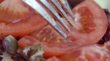Fresh tomato slices ready for a delicious salad video