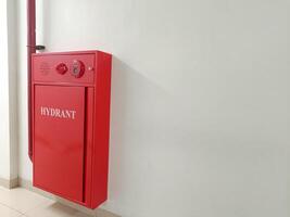A hydrant box is a fire protection system that uses pressurized water as a fire extinguishing medium, and is usually used to extinguish large-scale fires. photo