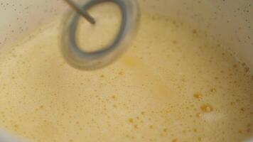 Perfectly whisking eggs for fluffy omelets at home video