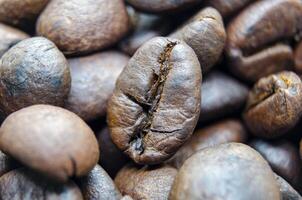 Straight view of roasted coffee beans with customizable space for text photo