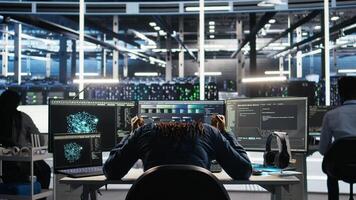 datos centrar administración furioso porque de mal funcionamiento nodo árbol software analizando conjuntos de datos. irascible servidor cubo trabajador exasperado por visual programación herramientas no mejorando actuación, cámara un foto