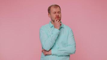 Inspired adult man pointing finger up, showing Eureka gesture, solution, idea, inspiration, answer. video