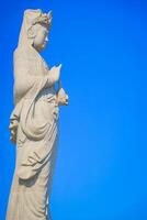 a statue of a woman photo