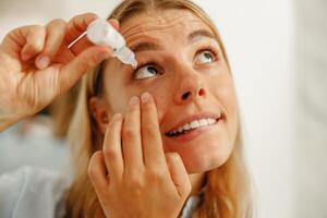 Applying Eye Drops An Essential Routine for Achieving Clear Vision and Ultimate Comfort photo