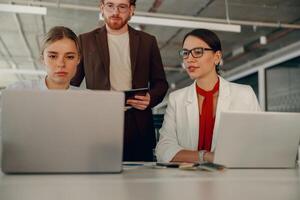 Effective Team Collaboration in the Modern Office Setting for Enhanced Productivity and Success photo