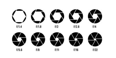 camera lens diagram and aperture collection set. camera lens diagram with camera shutter number values vector