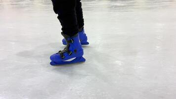 Ice skater learning to skate step-by-step guide to balancing on ice video