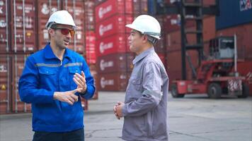 Engineers and technicians supervise and inspect the delivery of containers,57 photo