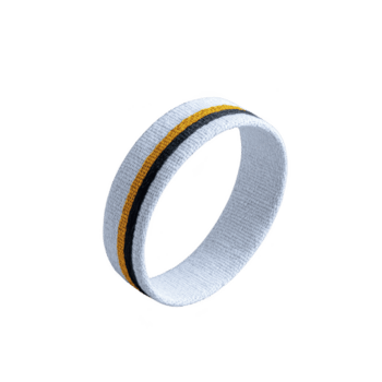 bianca strutturato polsino con elegante design Caratteristiche grassetto giallo e nero banda in esecuzione lungo suo lunghezza, aggiungendo toccare di stile e contrasto png