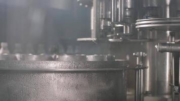 Multiple filling nozzles operating in sync video