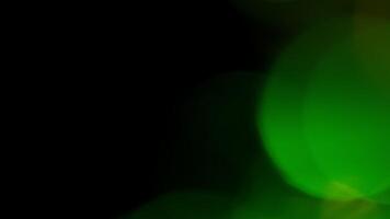 multicolorido luz vazamentos 4k cenas em Preto fundo. lente estúdio flare vazamento rebentar sobreposições. natural iluminação luminária raios bokeh efeito. para composição sobre seu imagens de vídeo, estilizando , transições video