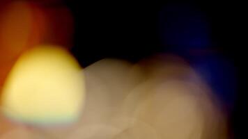 multicolorido luz vazamentos 4k cenas em Preto fundo. lente estúdio flare vazamento rebentar sobreposições. natural iluminação luminária raios bokeh efeito. para composição sobre seu imagens de vídeo, estilizando , transições video