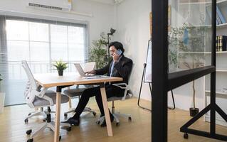 Boss have prepare before meeting to check on progress of business project,312 photo