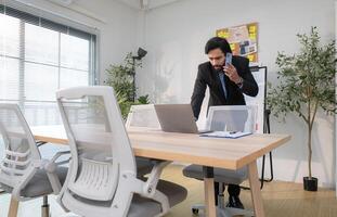 Boss have prepare before meeting to check on progress of business project,259 photo