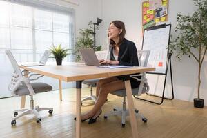 Boss's assistant have prepare before meeting to check on progress of business project,227 photo