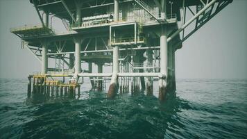 CGI Ocean oil platform displaying support structures and equipment video