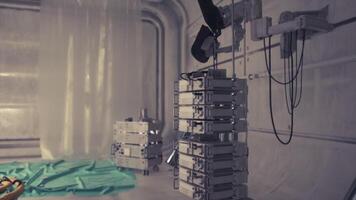 cgi innovativ experiment använder sig av Avancerad labb Utrustning i en hemlighet bunkra video