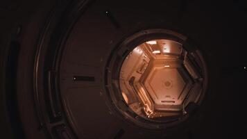 cgi utforska de interiör av en Plats station med invecklad hexagonal design video