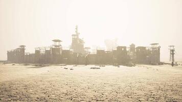 CGI Deserted structure in hazy atmosphere surrounded by sandy terrain video