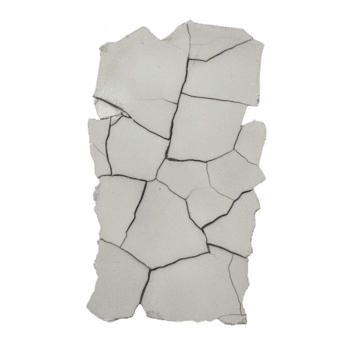 Cracked bianca gesso superficie con irregolare modelli, isolato su trasparenza sfondo, in mostra struttura e dettaglio. rotto pezzi creare astratto, artistico aspetto png