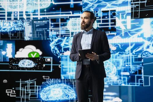 empresario público altavoz Hospedadores En Vivo conferencia a realce ai uso en negocio crecimiento, demostrando el utilizar de neural redes sistema y máquina aprendiendo. visionario fintech evento. foto