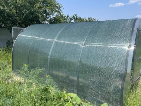 protector red estirado terminado invernadero estructura foto