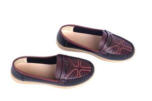 Fashionable women's leather loafers with soft soles and elegant stitching design. Suitable for daily wear, casual outings, or office use. Comfortable, versatile, and stylish for all occasions. photo