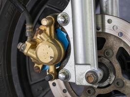 Engineering insights into motorcycle brake systems a detailed garage workshop analysis photo