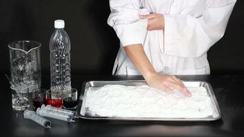 Hands-on science experiment with baking soda and vinegar video