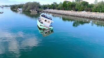 A ship stranded near Gold Coast shoreline video