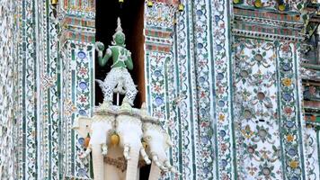Close-up views of Wat Arun's ornate architecture video
