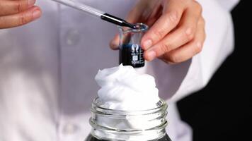 Demonstrating color diffusion in shaving cream video