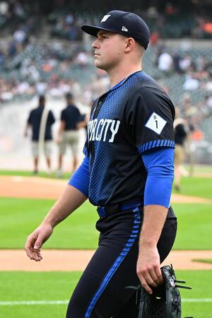 Detroit Tigers starting pitcher Tarik Skubal (29) walks to the outfield to begin warming up before his start against the Seattle Mariners at Comerica Park. editorial_image