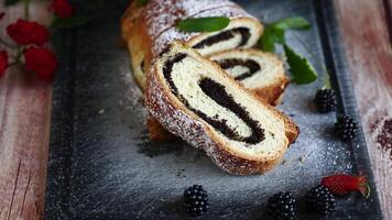 Poppy seed bread with berries video