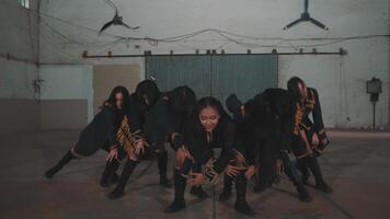 Dynamic Dance Performance by Female Group video