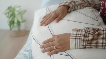 Tips for creating a cozy sleeping environment at home video