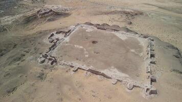 Top-down view of rectangular fortress walls in the desert sands video