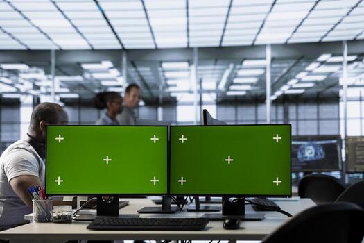 hombre haciendo datos centrar automatización utilizando ai y máquina aprendizaje herramientas en Bosquejo computadora. programador integrando artificial inteligencia impulsado automatización en servidor cubo operaciones utilizando verde pantalla ordenador personal foto