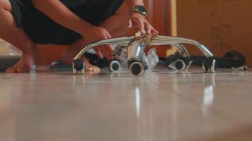 Assembling an Office Chair Base video