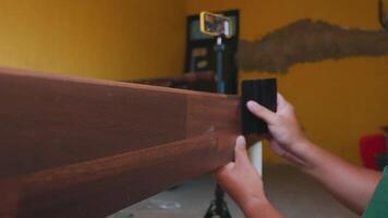 Measuring Wood Shape with Contour Gauge in Woodworking video