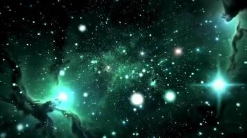 explorar profundo espaço com rodopiando verde nebulosa e brilhando estrelas, uma cósmico vista perfeito para fundos. video