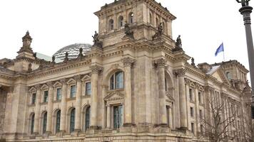 Side view of Reichstag with columns and dome, Berlin, 17 May 2025 video