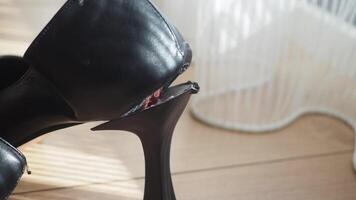 High heel shoe damage reveals unexpected repair needs video