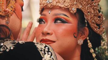 Intimate Gaze of a Traditional Javanese Female Dancer video