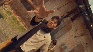 Expressive Hand Gesture in Urban Setting video