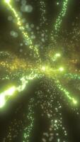 en tunnel av flytande lysande klot och ljus spår skapande en djup Starfield effekt med gyllene och kricka partiklar video